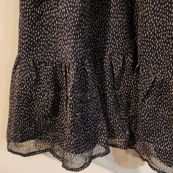 NWOT✨ Loft skirt - Picture 2 of 7